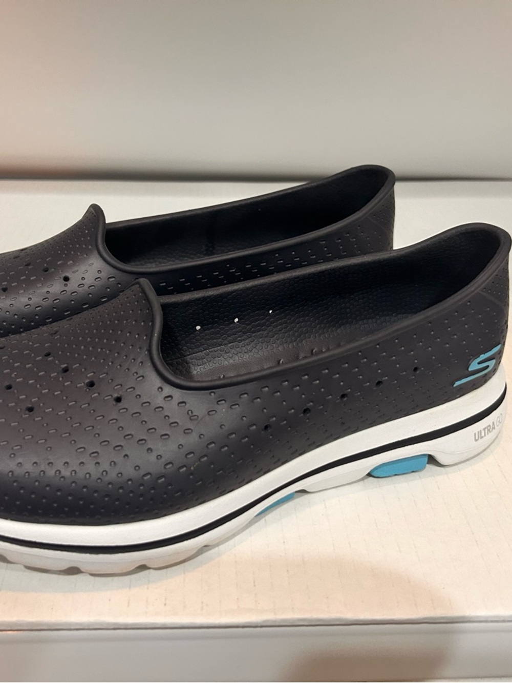 Skechers Women’s Size 10 Go Walk 5Slip-On Flats